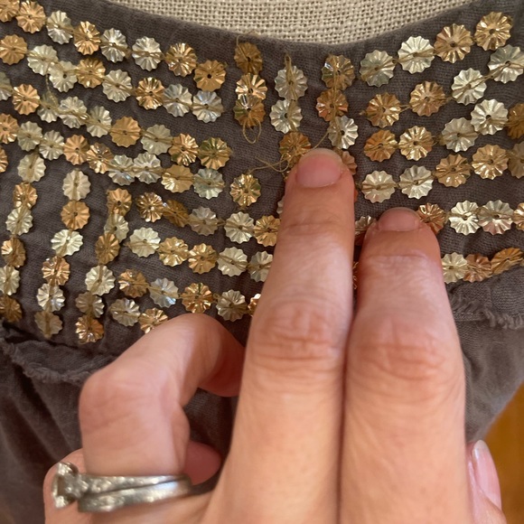 💜 5 for $25 or 3 for $18 Old Navy beige gray embellished tank top tunic … - Picture 2 of 7